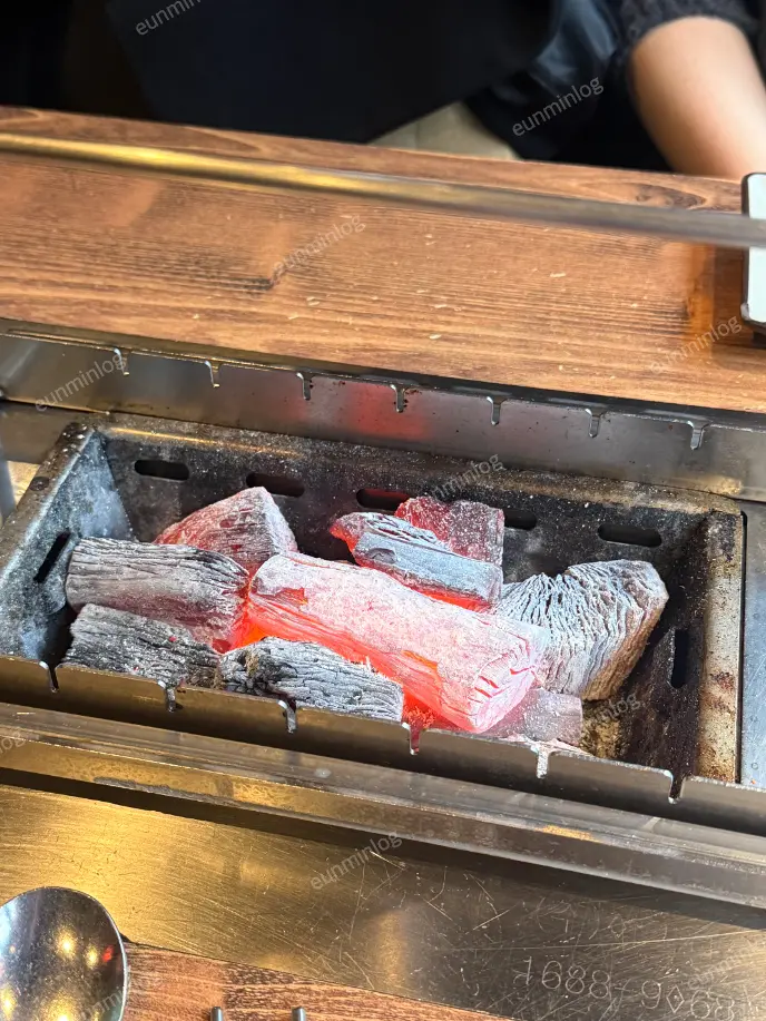 伊家羊肉串 餐桌摆设