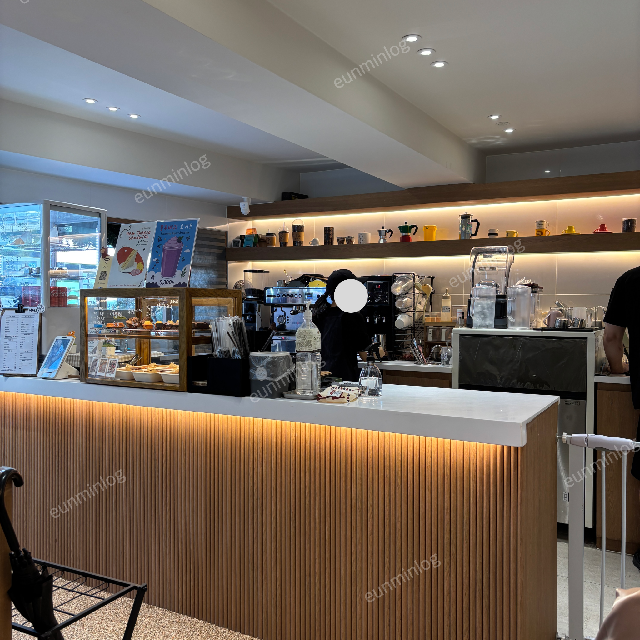 莫兰站 小拉温 咖啡馆 收银台／吧台