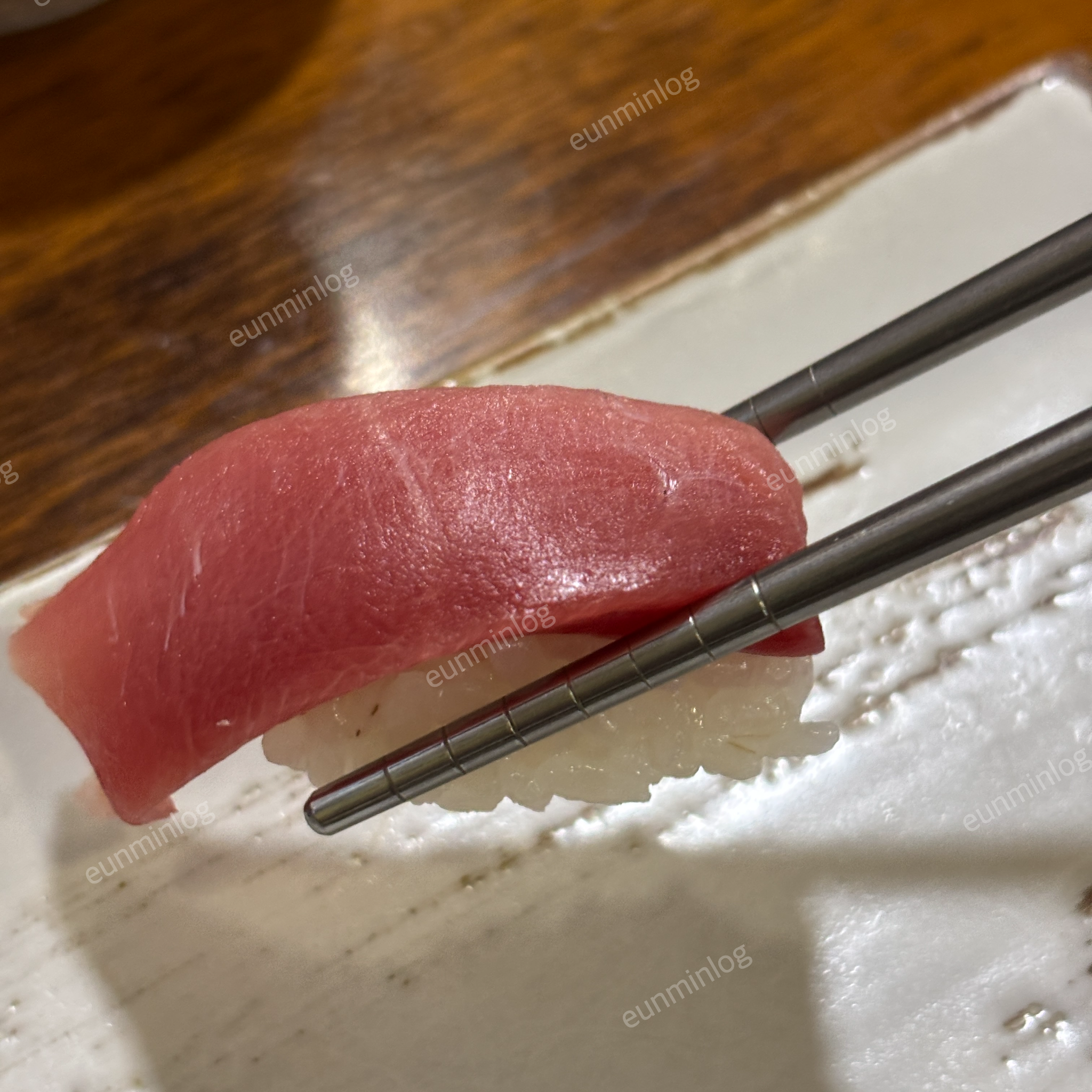 沙堂站 初和饭 金枪鱼寿司特写 - 新鲜刺身寿司