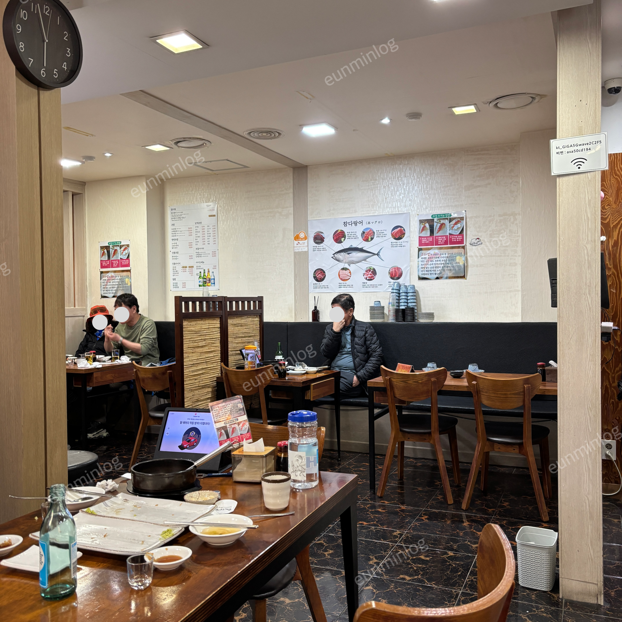 沙堂站 初和饭 团体座位 - 可拼桌的用餐空间