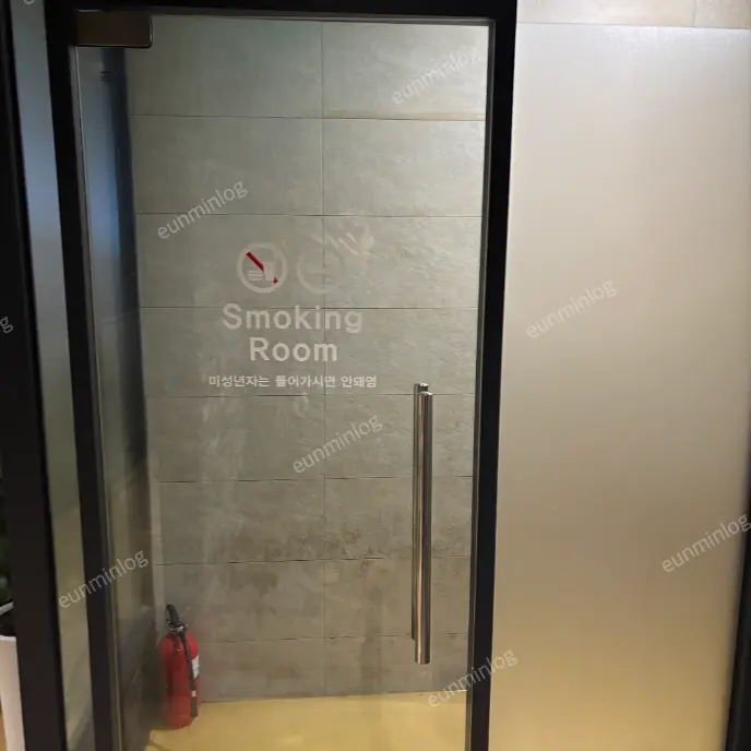 千户站 Bunjokka 蒂艾德咖啡 - 二楼吸烟室