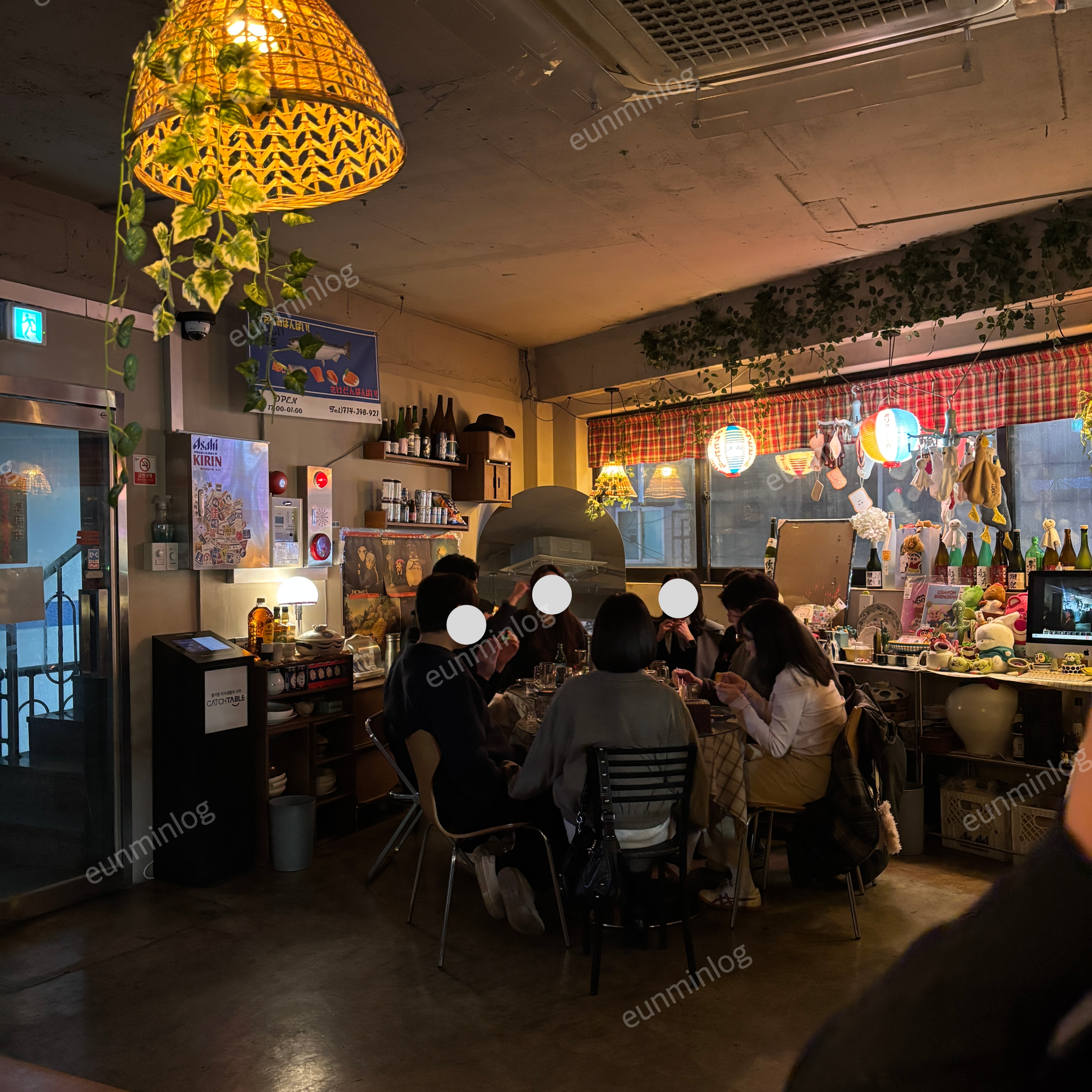 莫兰 居酒屋(日本式小酒馆)美食 非主流 店内 合并桌供团体使用(可并桌)