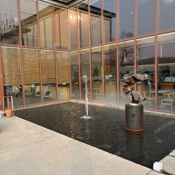 牙山市 新井湖 安樂咖啡館 裝飾性噴泉（景觀噴水）