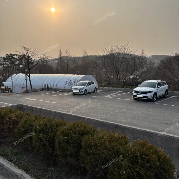 牙山市 新井湖 安樂咖啡館 停車場