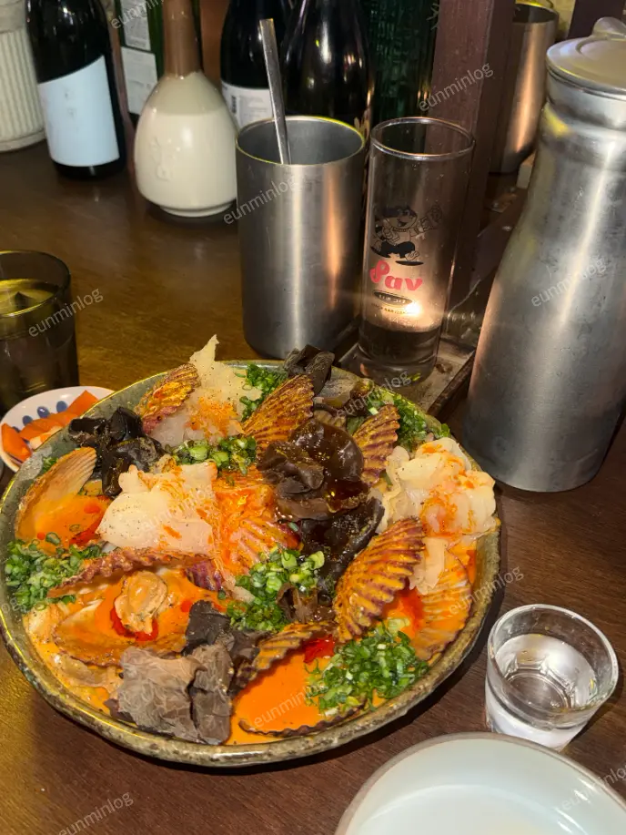 莫兰 居酒屋(日本式小酒馆)美食 非主流 韩式辣味海鲜奶油汤面(类似짬뽕)