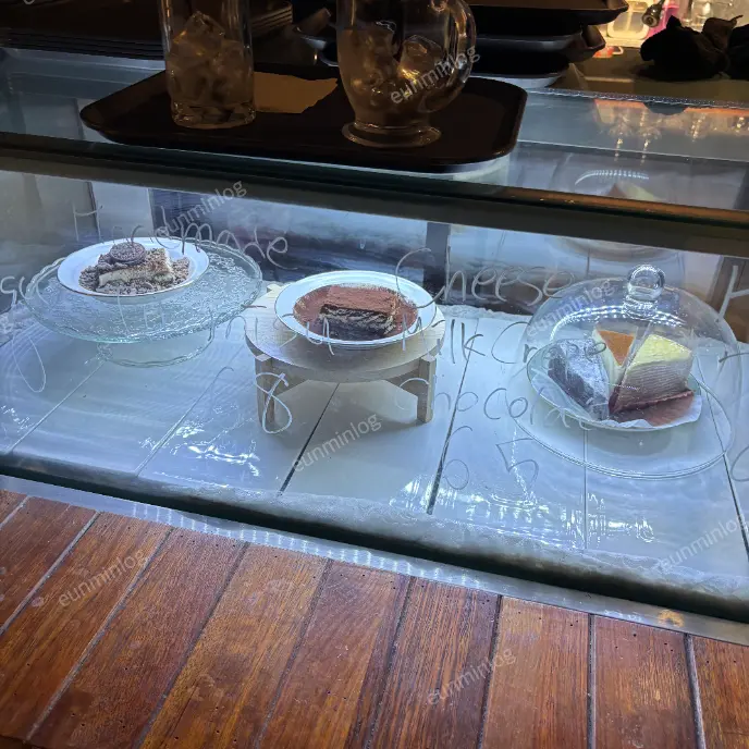 千户站 Bunjokka 蒂艾德咖啡 - 甜点展示柜