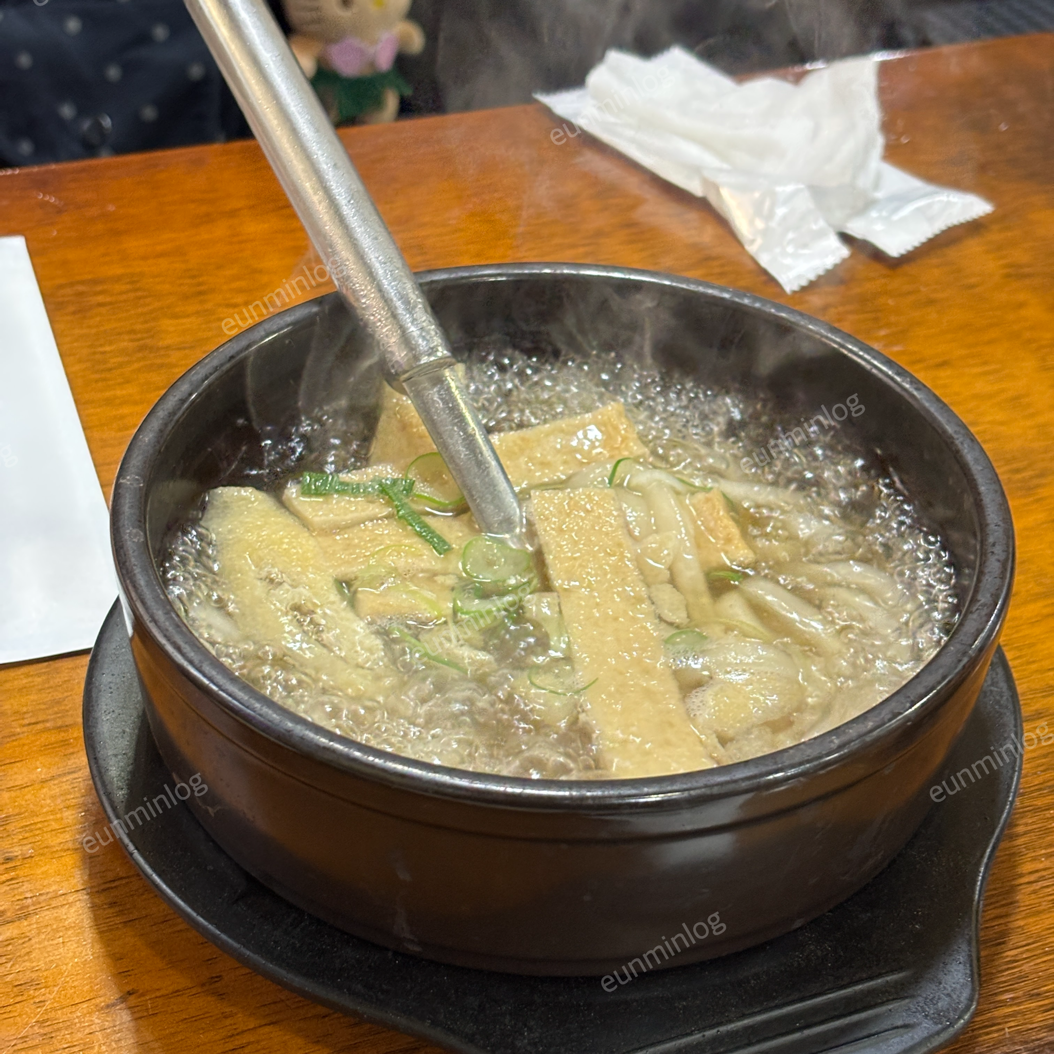 沙堂站 初和饭 滚烫的土锅乌冬 - 作为基本小菜的热汤面