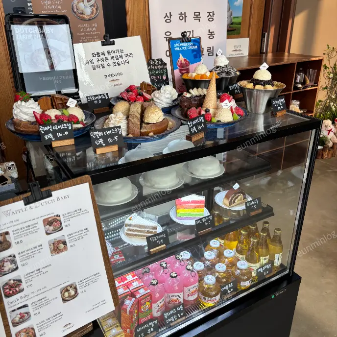 牙山市 新井湖 安樂咖啡館 甜點 - 蛋糕與冰淇淋