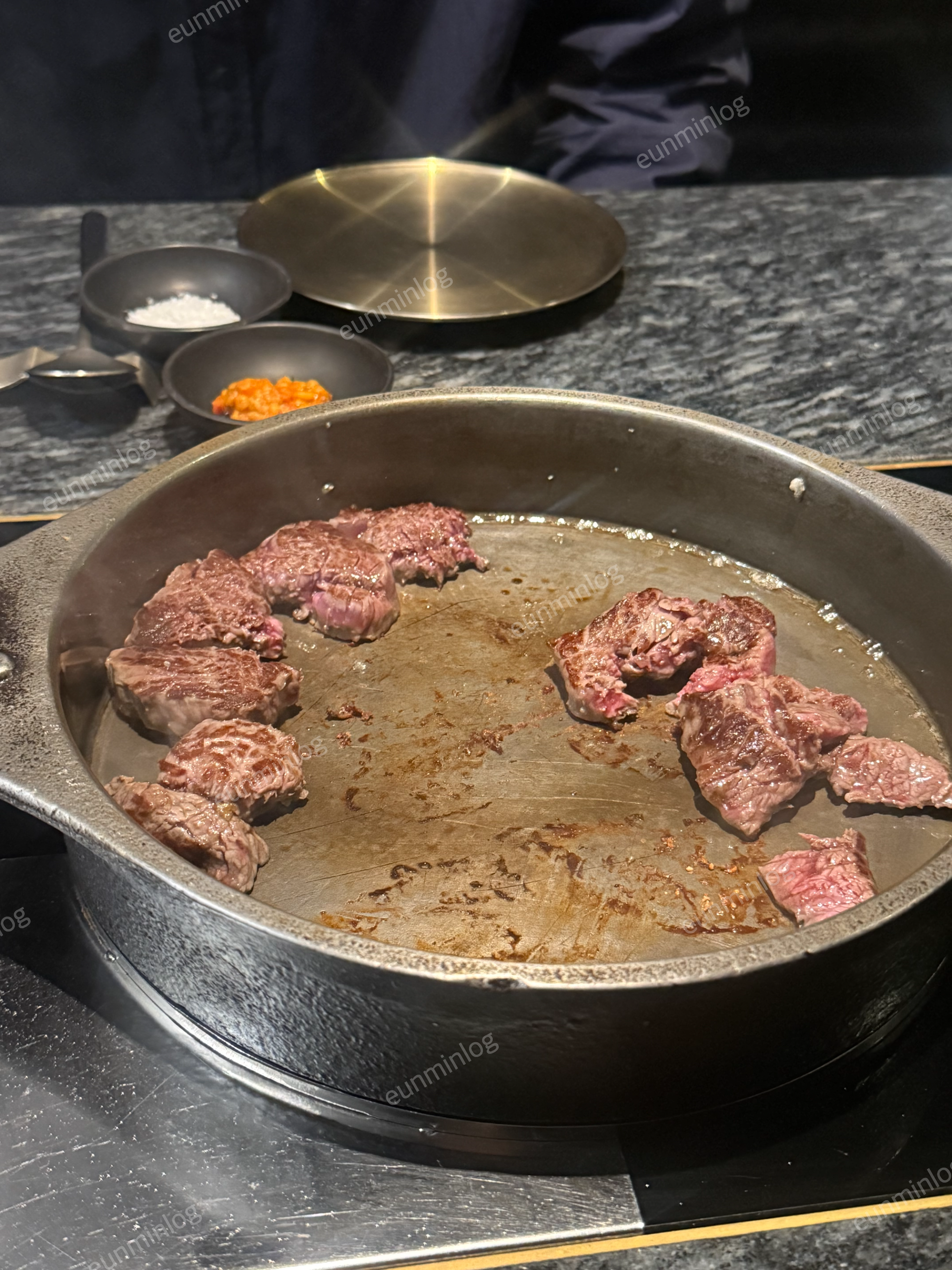 倉庫43 江南店 창고特别（店家招牌）