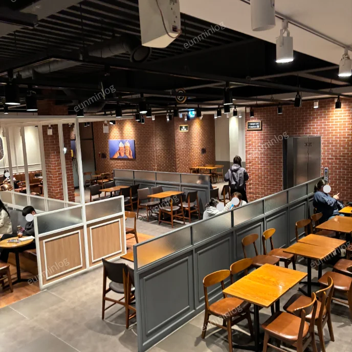 Coffee Bean 水原松竹DT店 2樓內部裝潢