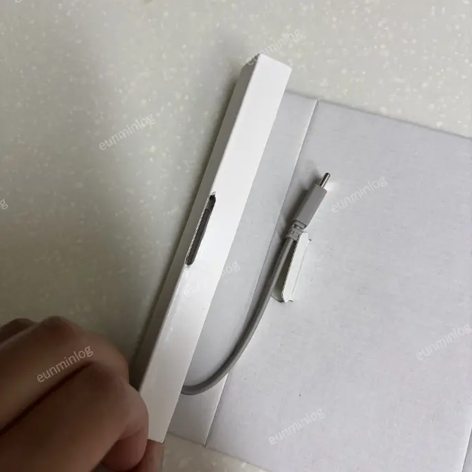 삼성 보조배터리 10000mAh C to C 케이블 포장 위치