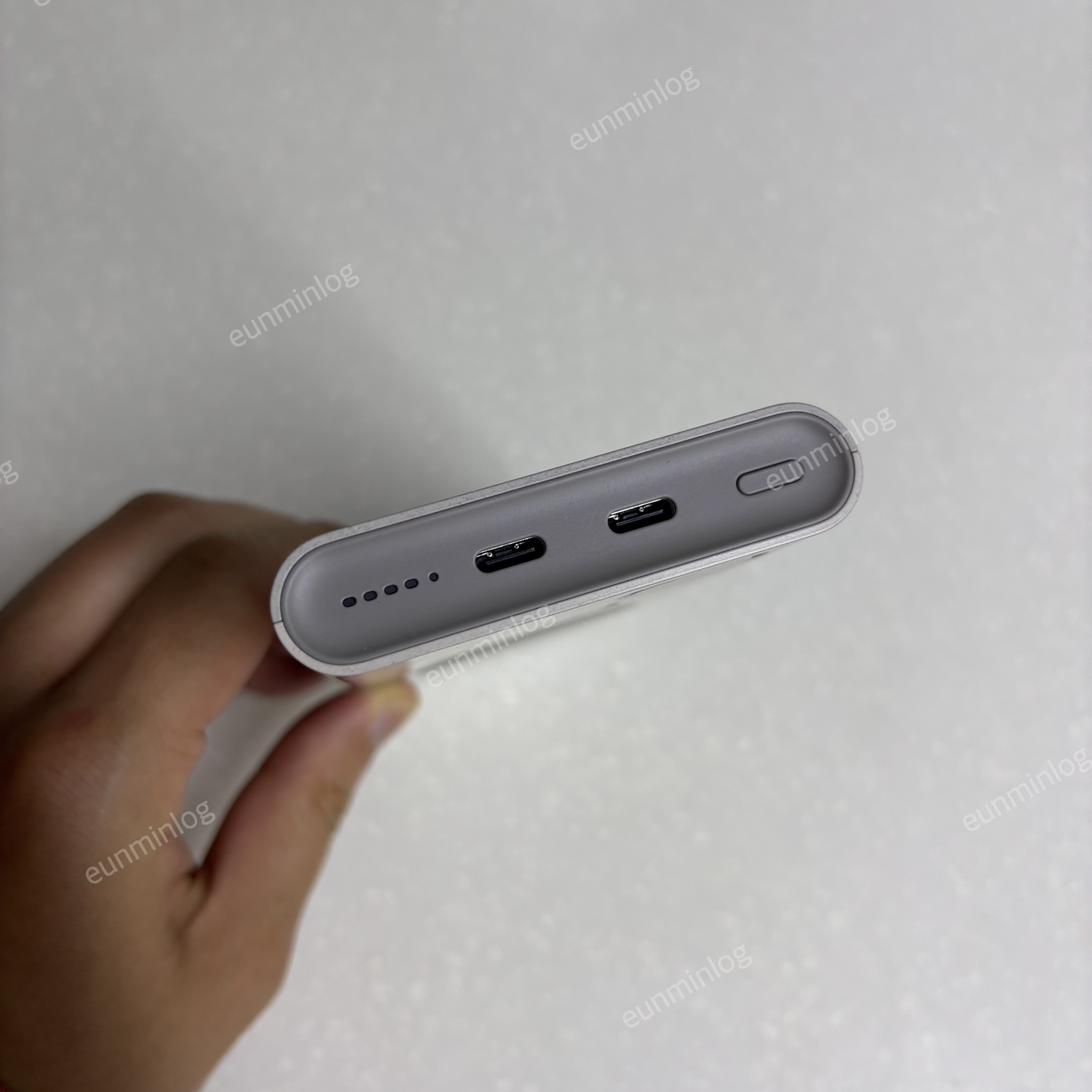 삼성 보조배터리 10000mAh 외관 USB C 포트 부분