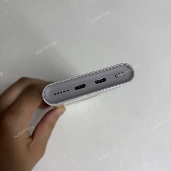 삼성 보조배터리 10000mAh 외관 USB C 포트 부분