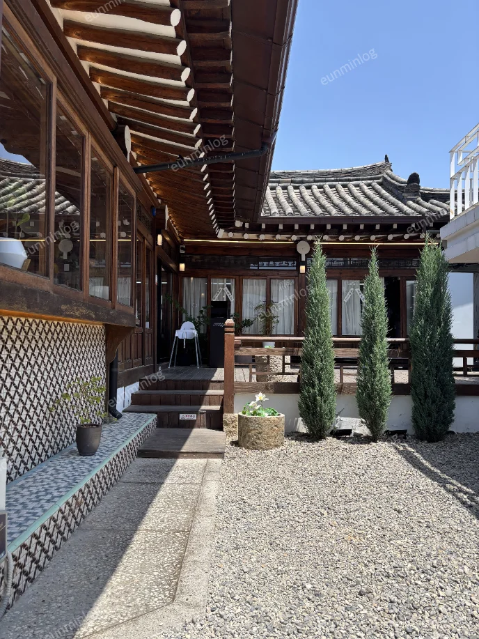 경주 황리단길 월계관 가게 외부