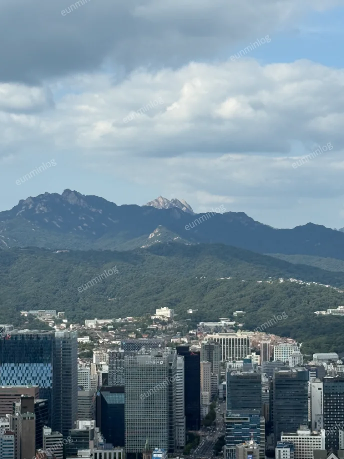 남산 정상에서 바라본 북한산 방향 서울 풍경