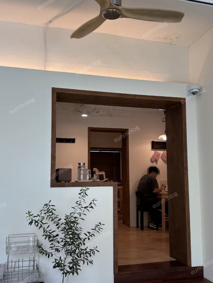 대전 카페 원주율 매장 내부 안쪽