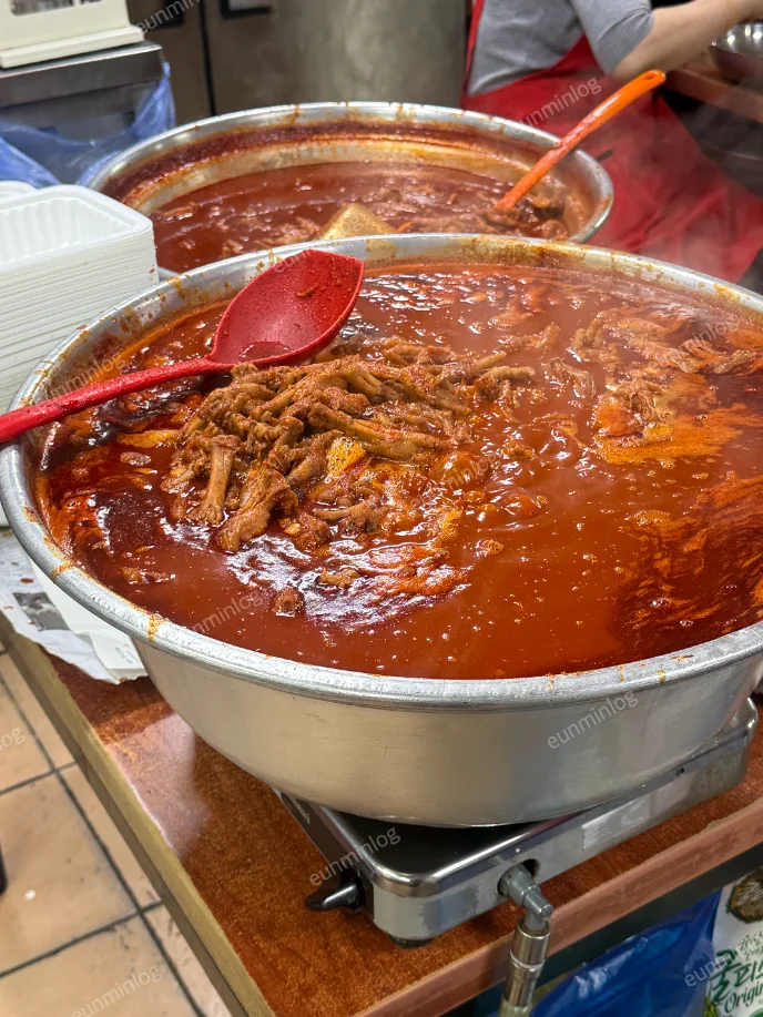 우정 닭발 내부