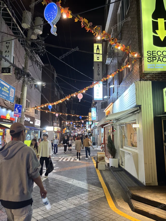 서울대입구역 인근 샤로수길 야경