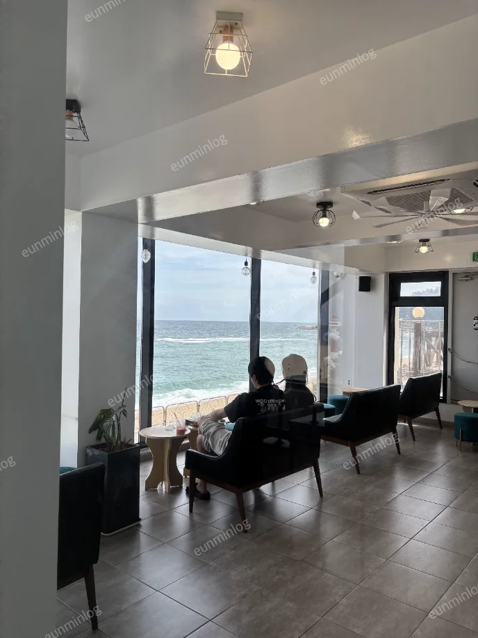 속초 살롱드해변 카페 2층 오션뷰