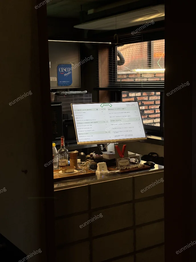 녹사다리 카페 주문 공간