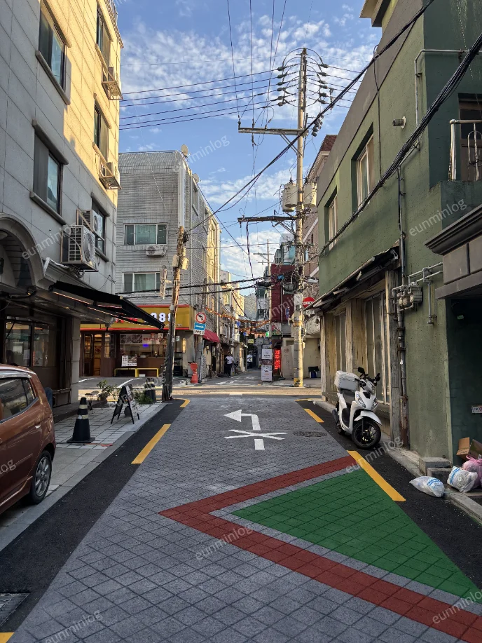 술집과 밥집, 카페가 모여 있는 샤로수길 골목