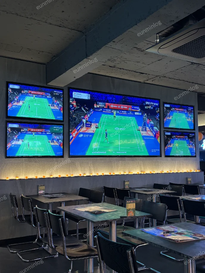 매장 내부 스포츠 중계 TV