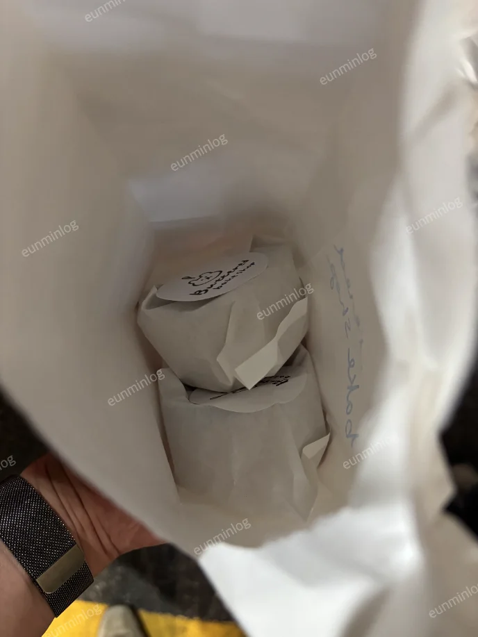 버터드베이크샵에서 포장한 에그타르트